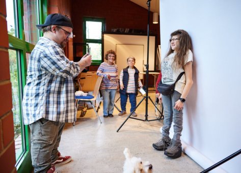 fotoseminar_-_nils_christel_lisa_und_josy-_fotowand.jpg fotoseminar_-_nils_christel_lisa_und_josy-_fotowand.jpg