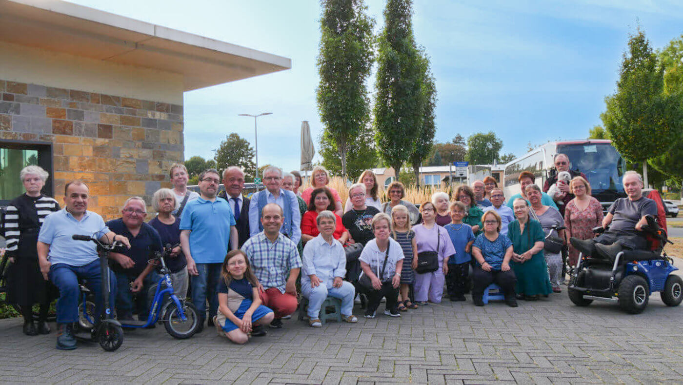 Austausch und Treffen vor Ort